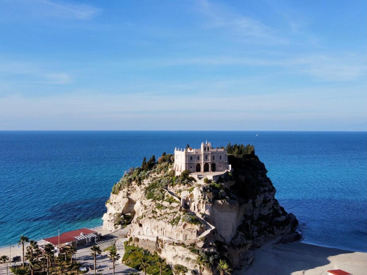 Dimora Poseidon Panzió Tropea Kültér fotó